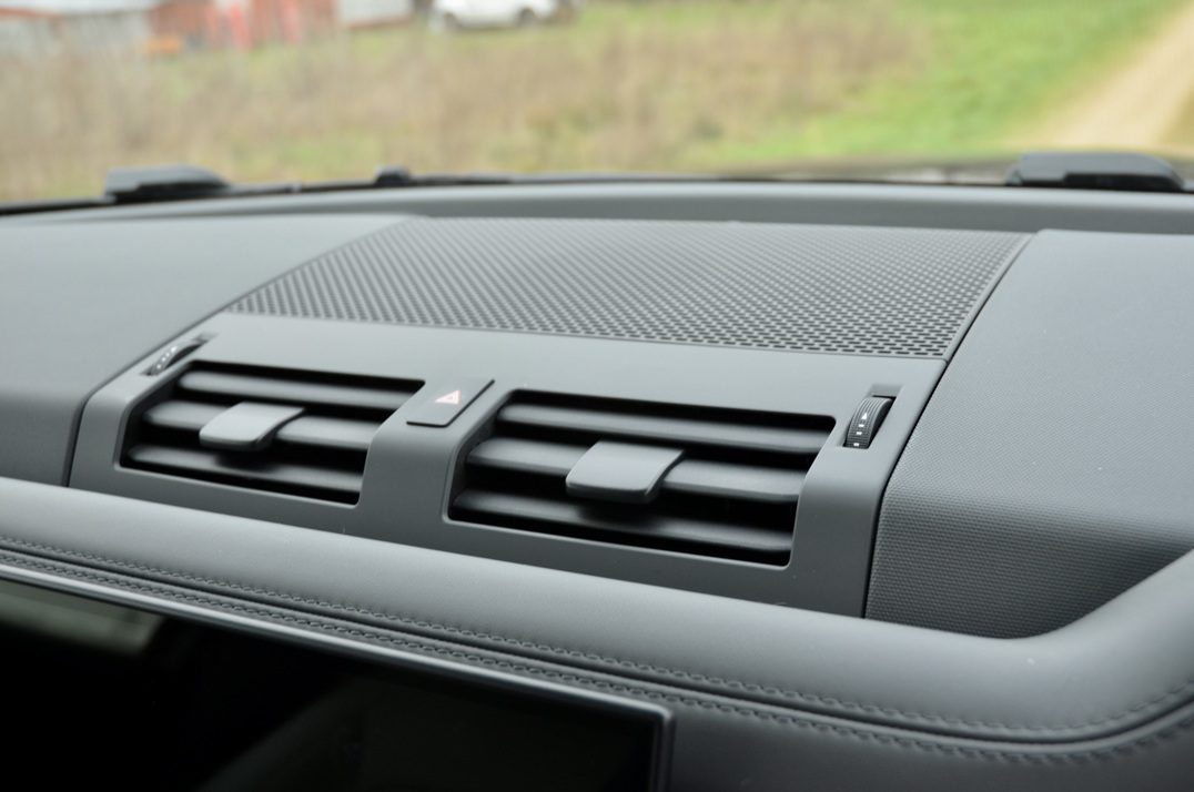 Land Rover Defender 90 X Dynamic HSE 3.0D MHEV gallery image 60