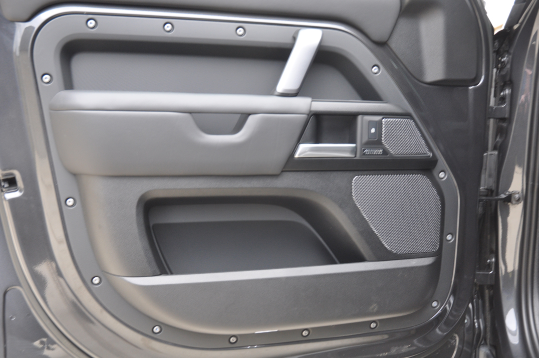 Land Rover Defender 110 Carpathian Edition 5,0 Ltr V8 Supercharged. gallery image 31