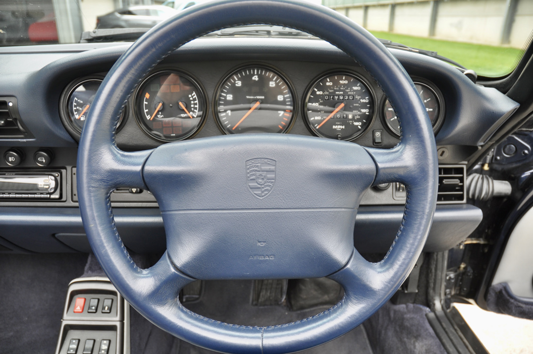 Porsche 911 993 Carrera 3.6 Convertible Manual gallery image 35