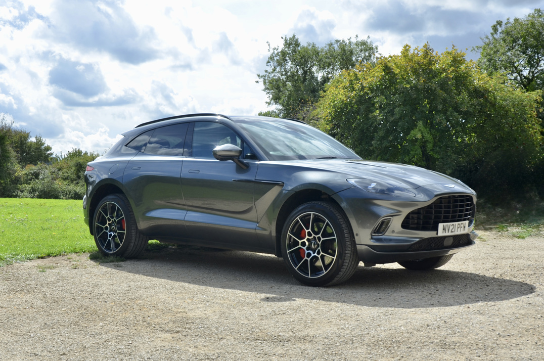 Aston Martin DBX 4.0 V8. gallery image 1