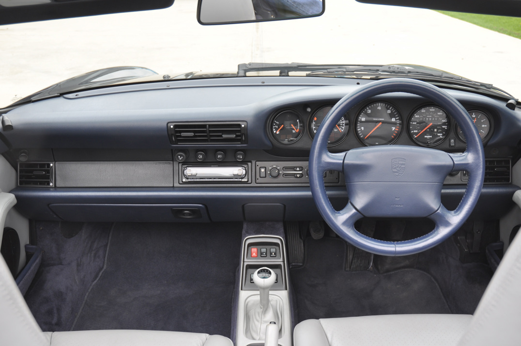 Porsche 911 993 Carrera 3.6 Convertible Manual gallery image 27