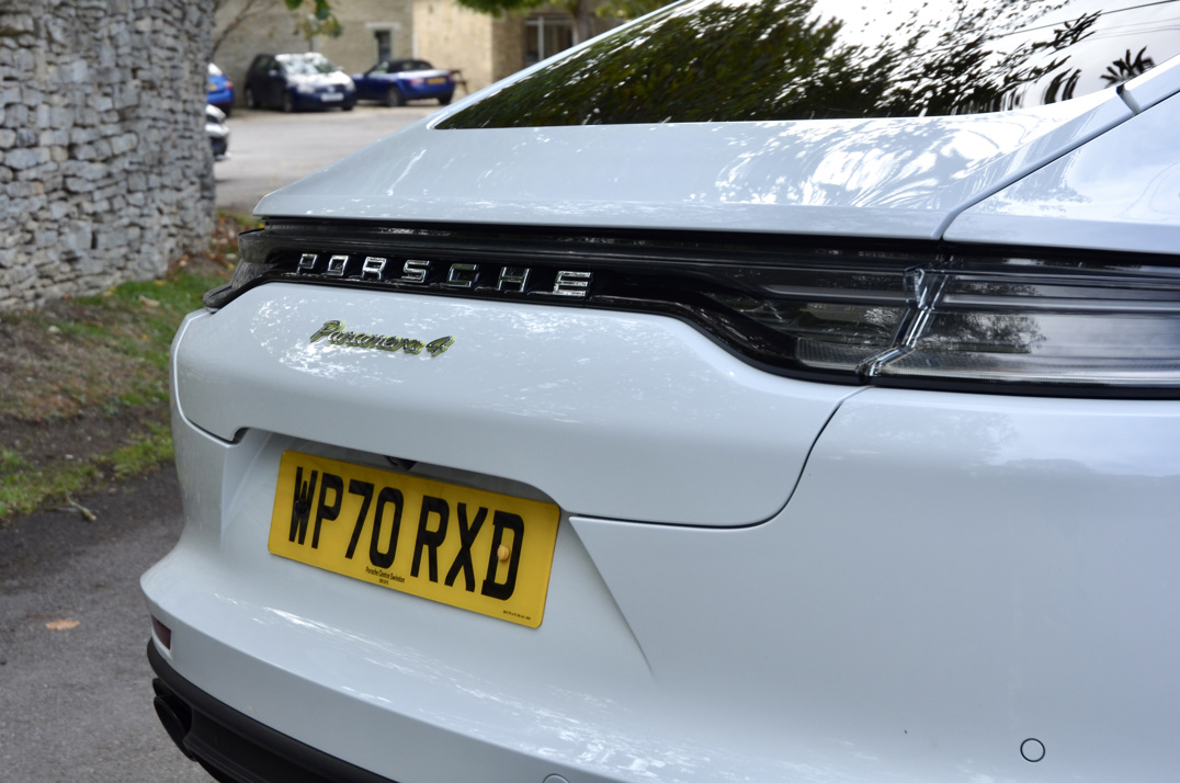 Porsche Panamera 2.9 V6 E-Hybrid 17.9KW Gen 2.2 gallery image 11