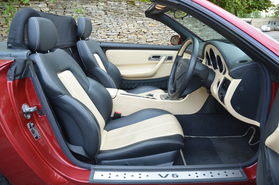 Mercedes Benz 320 SLK AMG Roadster. gallery image 34