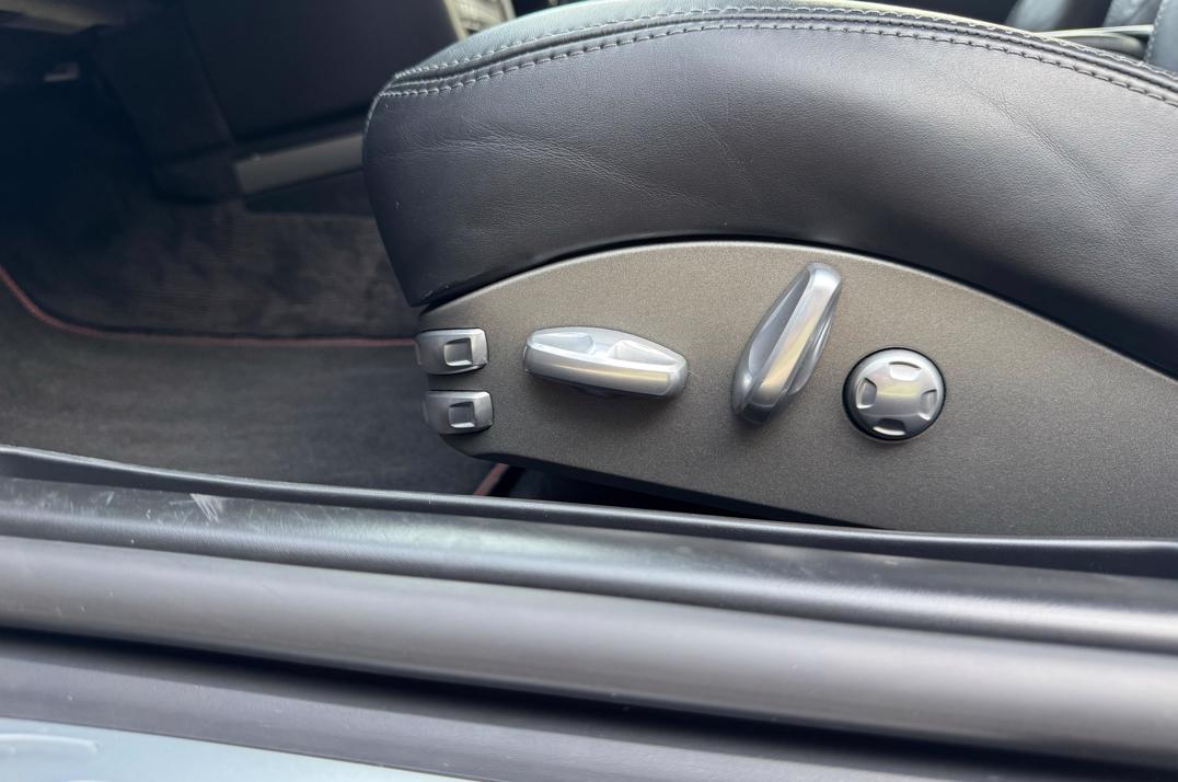 Porsche 911 Carrera 3.8s Tip Tronic Coupe .. gallery image 10