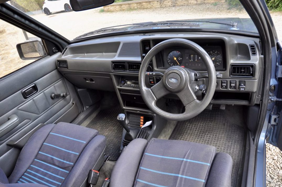 Ford Escort XR3 gallery image 13