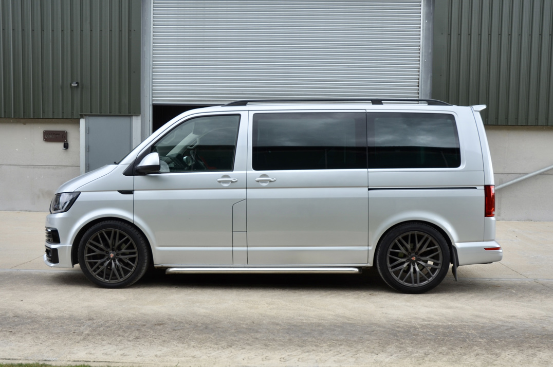Volkswagen T-6 Transporter 2.0Ltr Caravelle SE TSI BMT Sport Line. gallery image 10