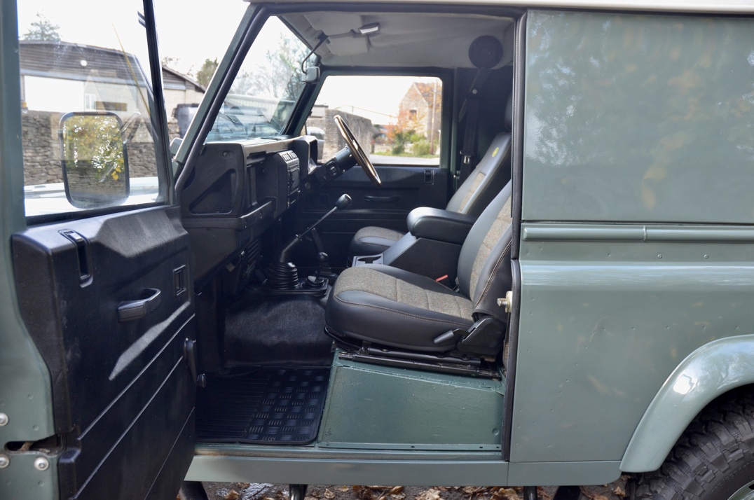 Land Rover Defender 90 - TD 5 gallery image 39