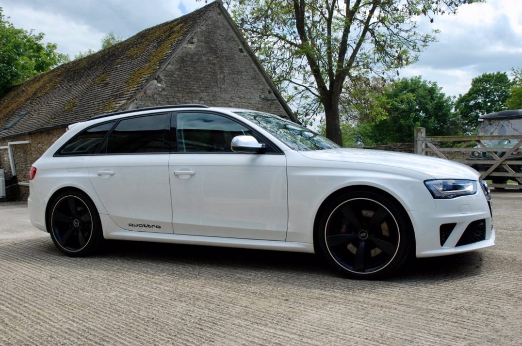AUDI RS4 AVANT 4.2 V8 FSI QAUTTRO S TIPTRONIC gallery image 1