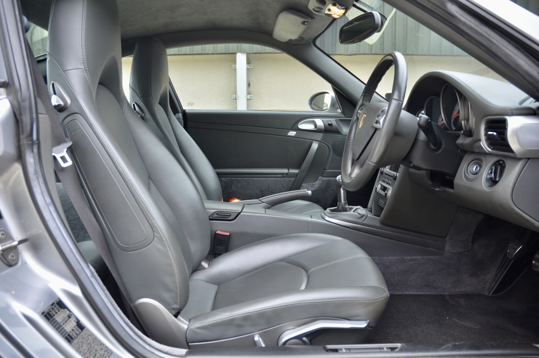 Porsche 911 Carrera S Manual gallery image 25