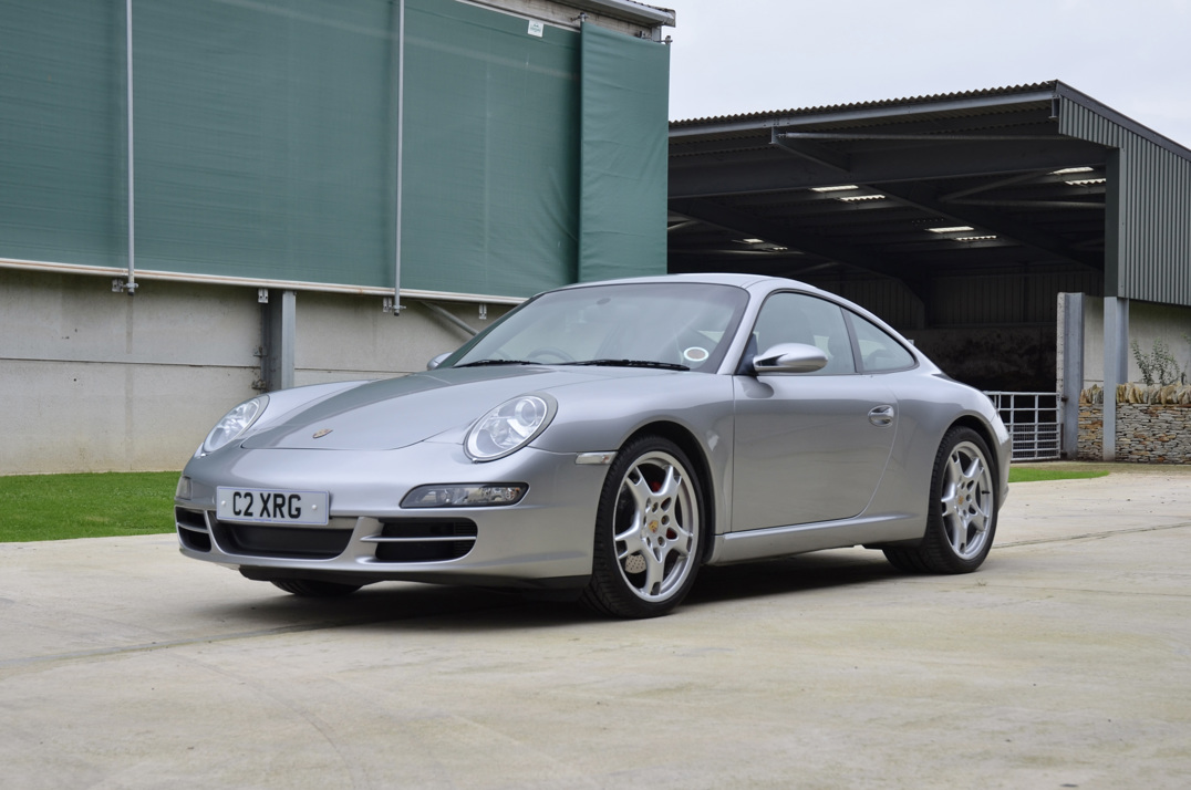 Porsche 911 Carrera S Manual gallery image 2