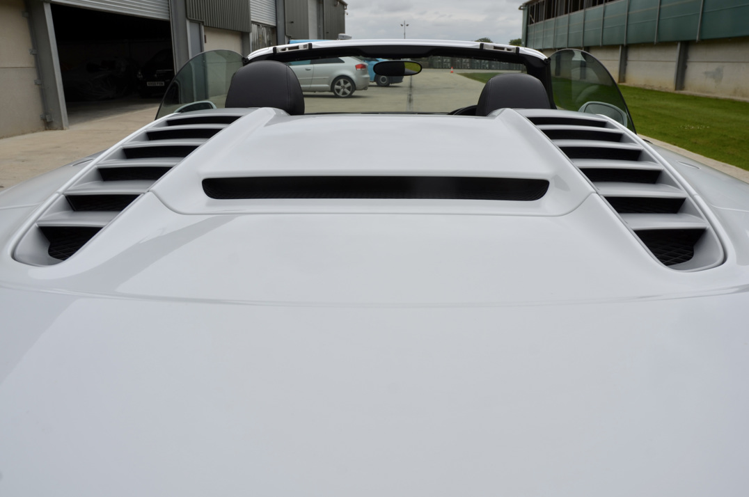 Audi R8 Spyder V8 Manul . gallery image 32