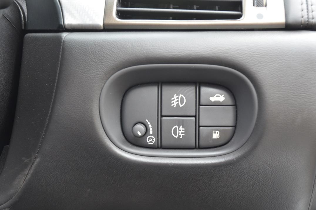 Jaguar XKR 4.2 Auto Convertible gallery image 47