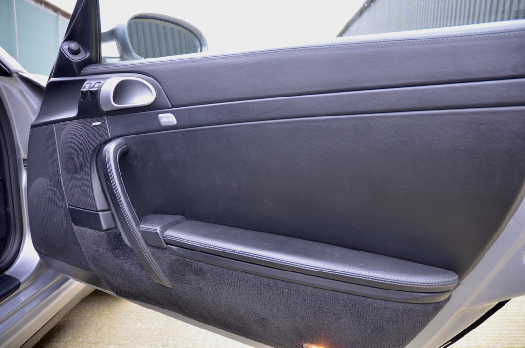 Porsche 911 Carrera 4s Manual gallery image 25