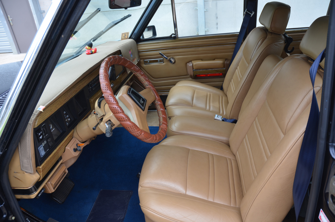 Jeep Grand Wagoneer 5.900cc V8 Auto gallery image 32
