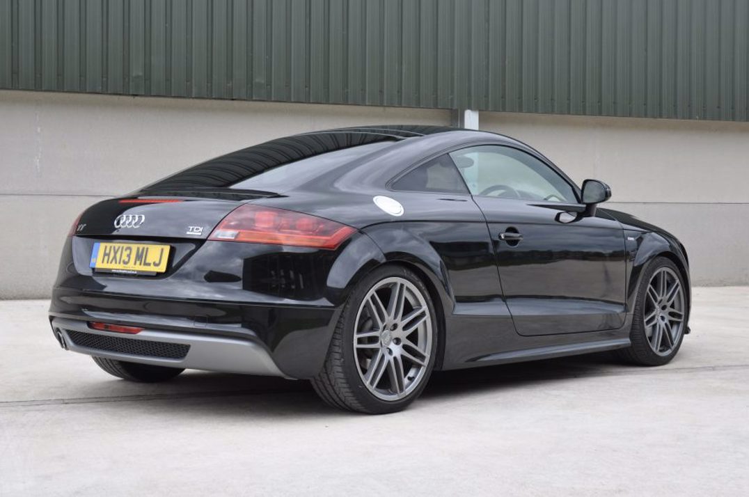 Audi TT Coupe Black Edition 2.0 TDI Quattro 170 Manual gallery image 7