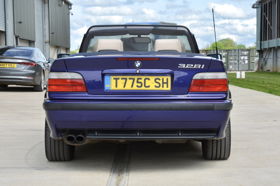 BMW 328I SE Auto Convertible gallery image 9