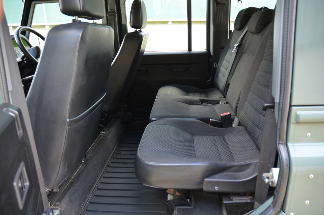 Land Rover Defender 110 County TD 7 Seater Estate gallery image 24