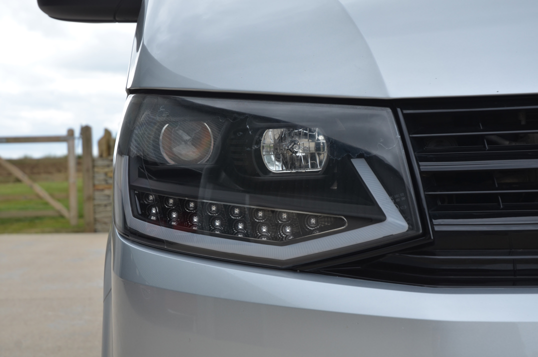 Volkswagen T-6 Transporter 2.0Ltr Caravelle SE TSI BMT Sport Line. gallery image 19