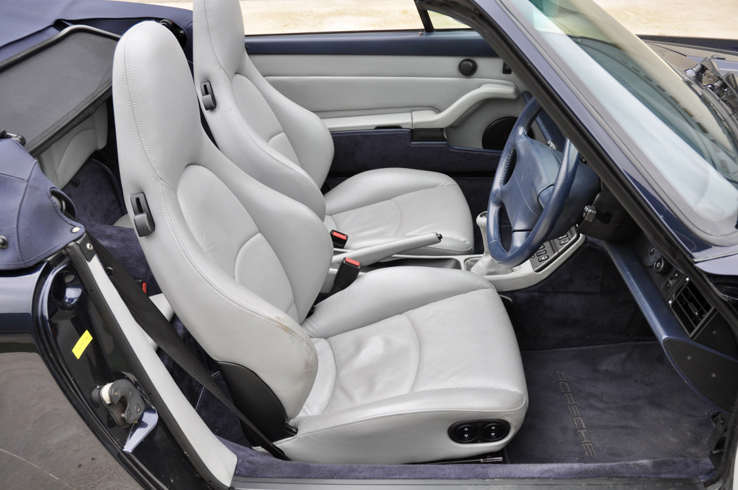 Porsche 911 993 Carrera 3.6 Convertible Manual gallery image 25