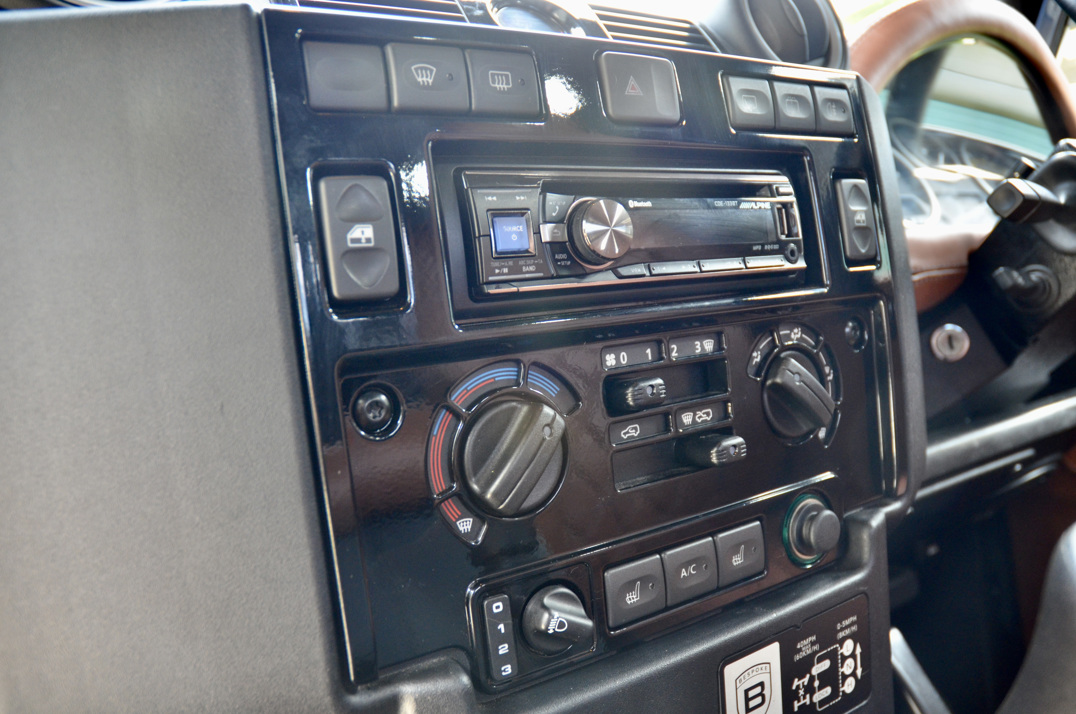 Land Rover Defender 90 XS Bespoke Edition. gallery image 40