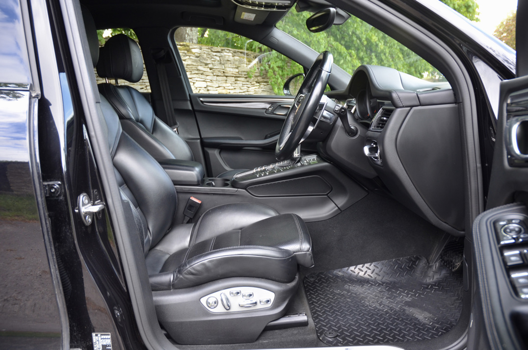 Porsche Macan 3.0 S PDK. 17K In optional extras FP+PSSH gallery image 29