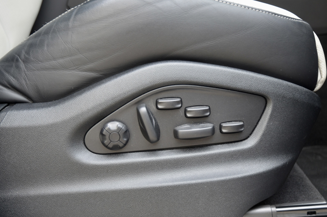 Porsche Cayenne Turbo Hybrid.. 2024 gallery image 45