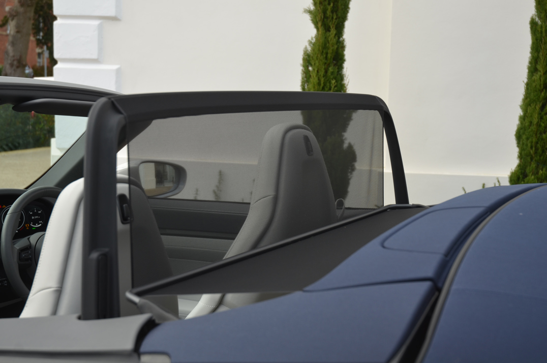 Porsche 911 Carrera 4 GTS Cabriolet gallery image 45