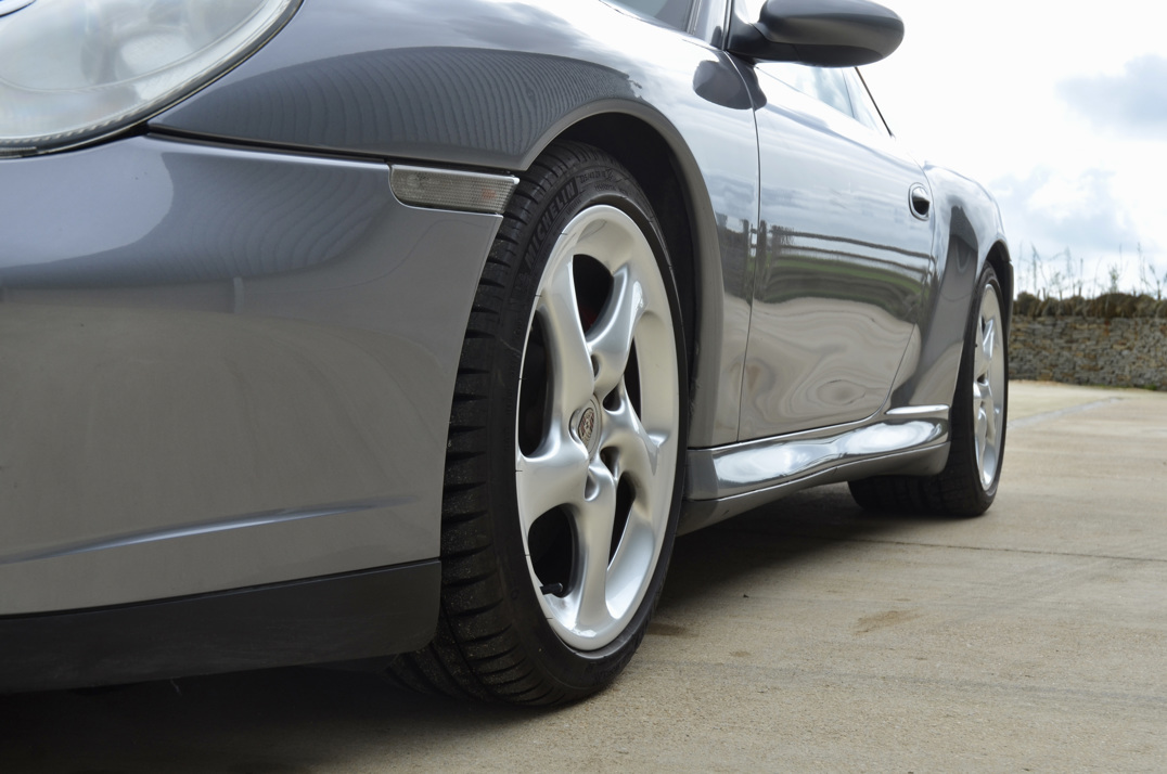 Porsche 911 Carrera 4s Tip. gallery image 9