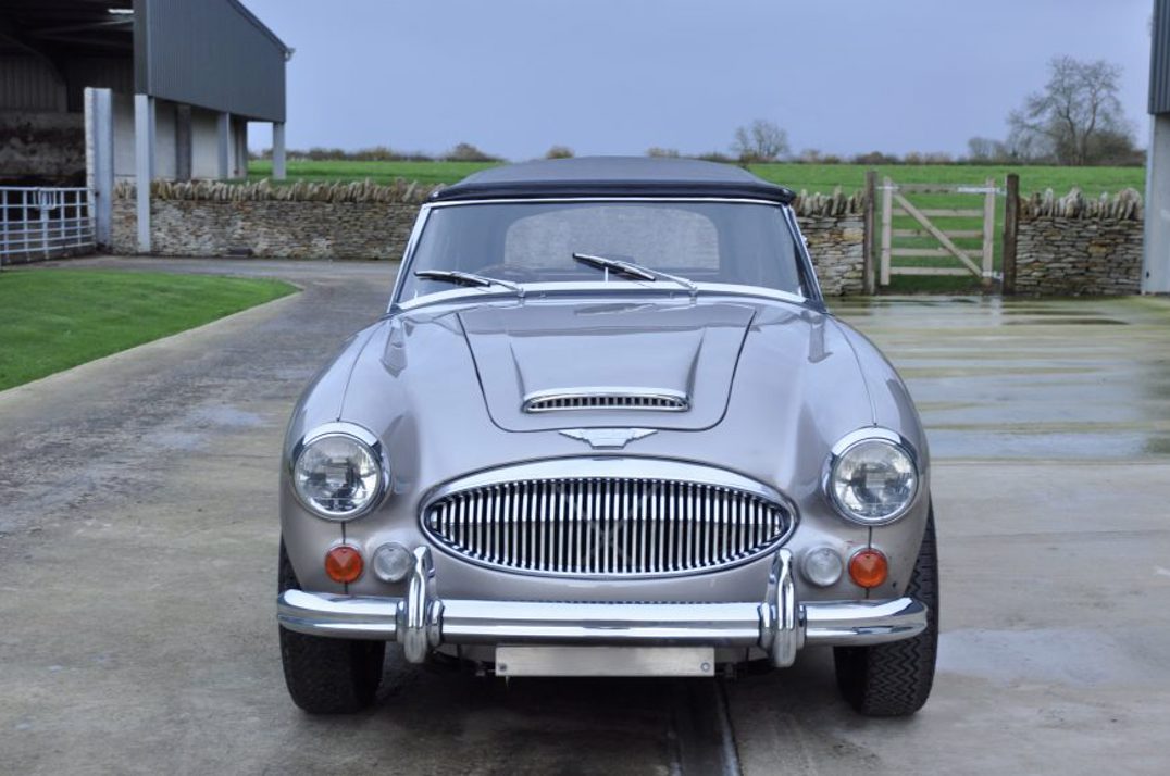 Austin Healey 3000 MIII BJ8 Convertible gallery image 3