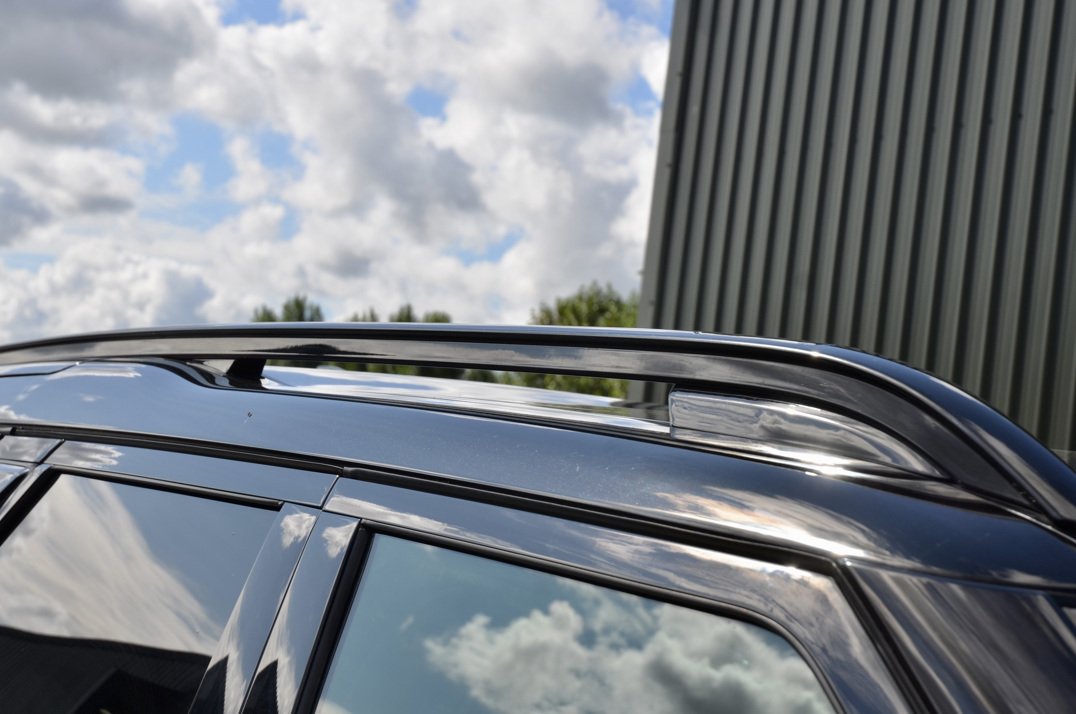 Land Rover Discovery 30 SDV6 SE Auto gallery image 21