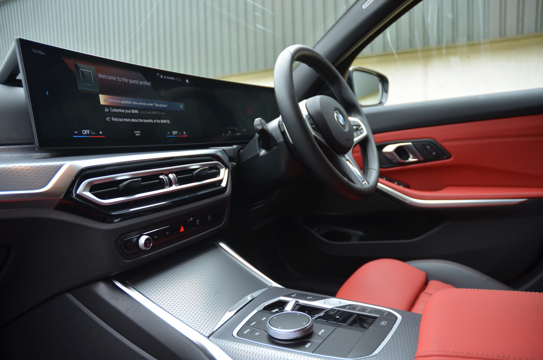 BMW - M340D MHEV X Drive Touring. gallery image 34