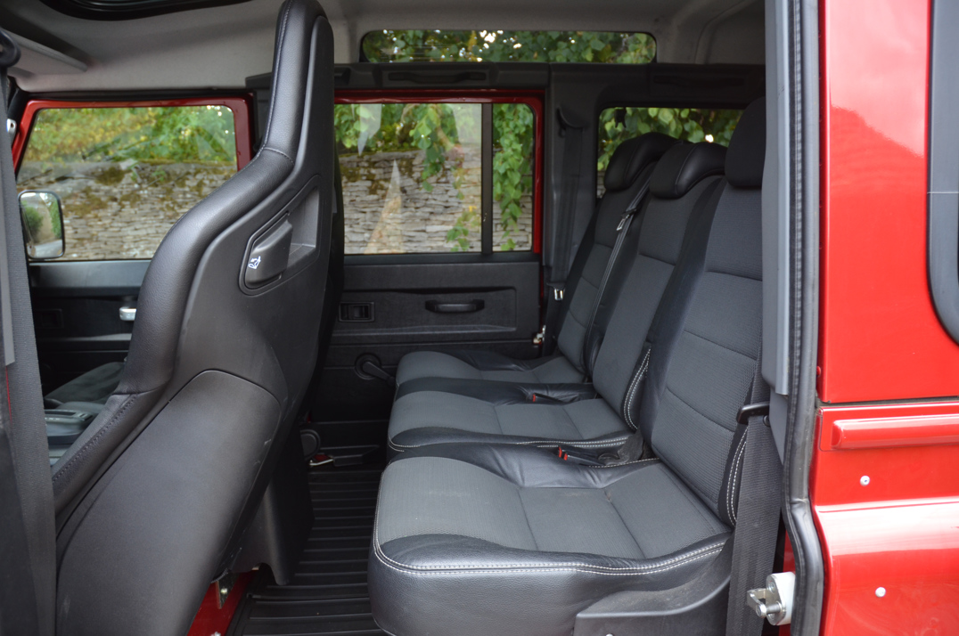 Land Rover Defender 110 2.2 TDCI Automatic 9 - Seater gallery image 36