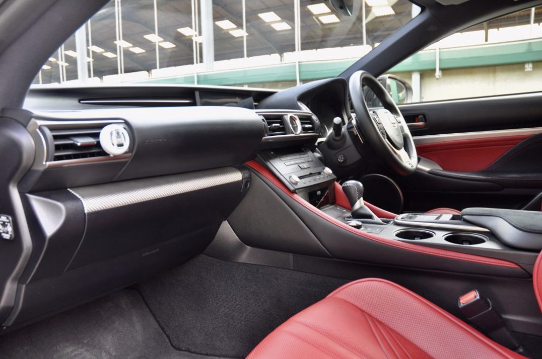 Lexus RCF V8 Coupe gallery image 31