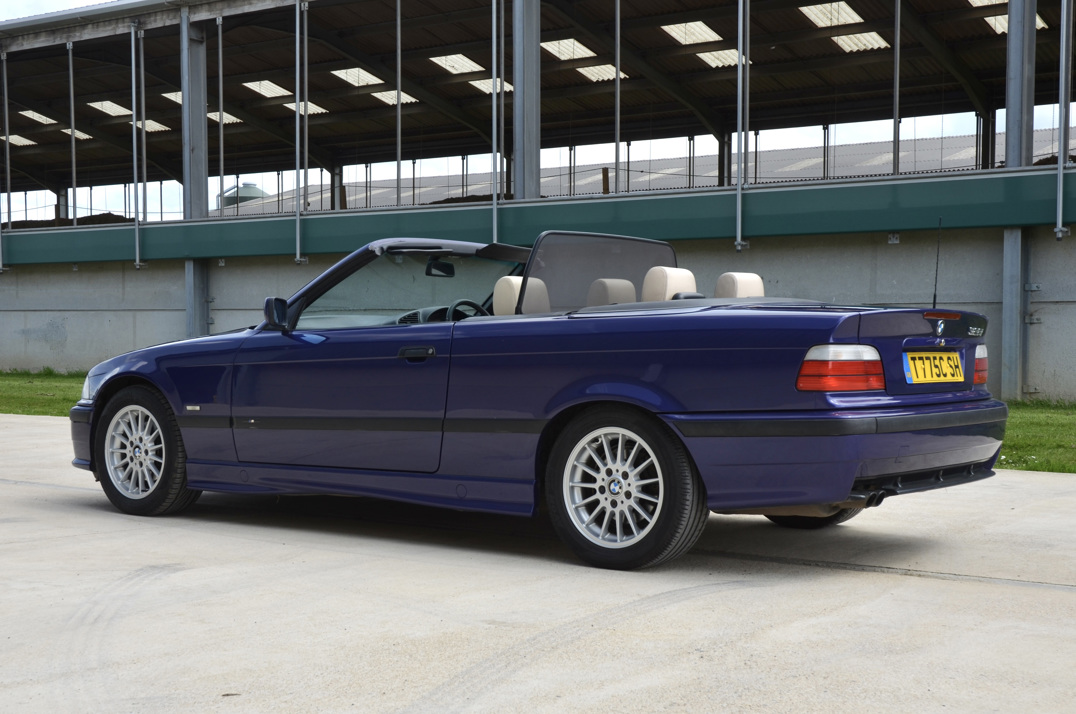 BMW 328I SE Auto Convertible gallery image 11