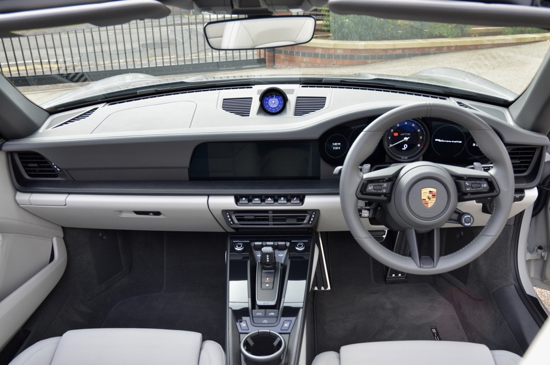 Porsche 911 Carrera 4 GTS Cabriolet gallery image 29
