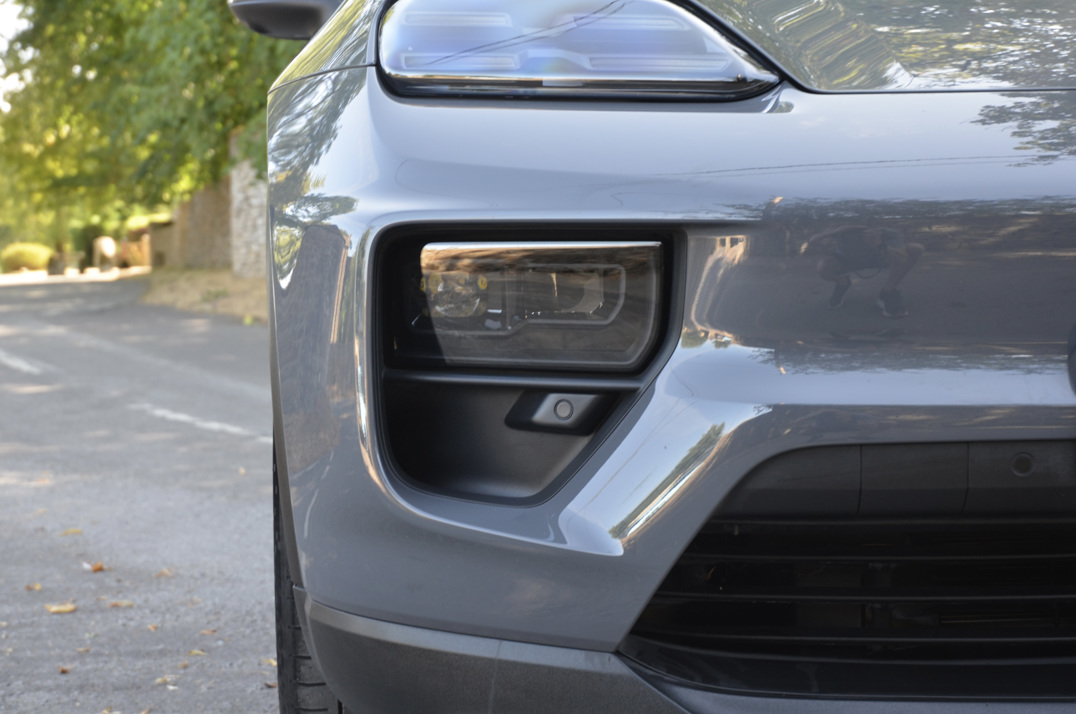 Porsche Macan 4s Electric gallery image 19