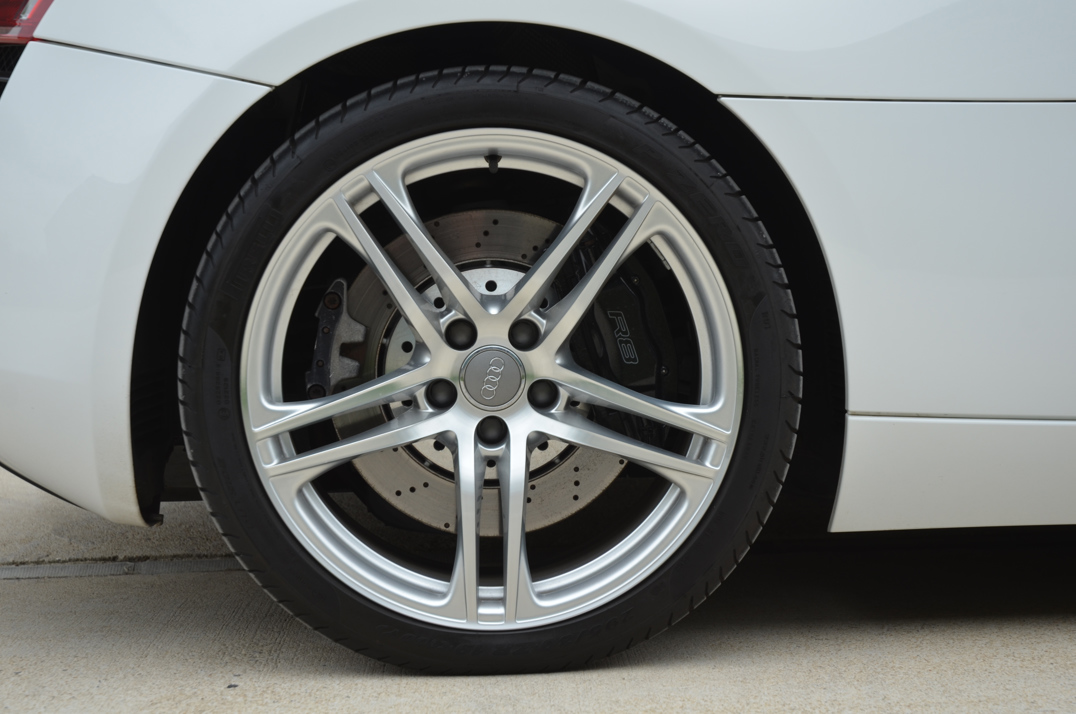 Audi R8 Spyder V8 Manul . gallery image 23