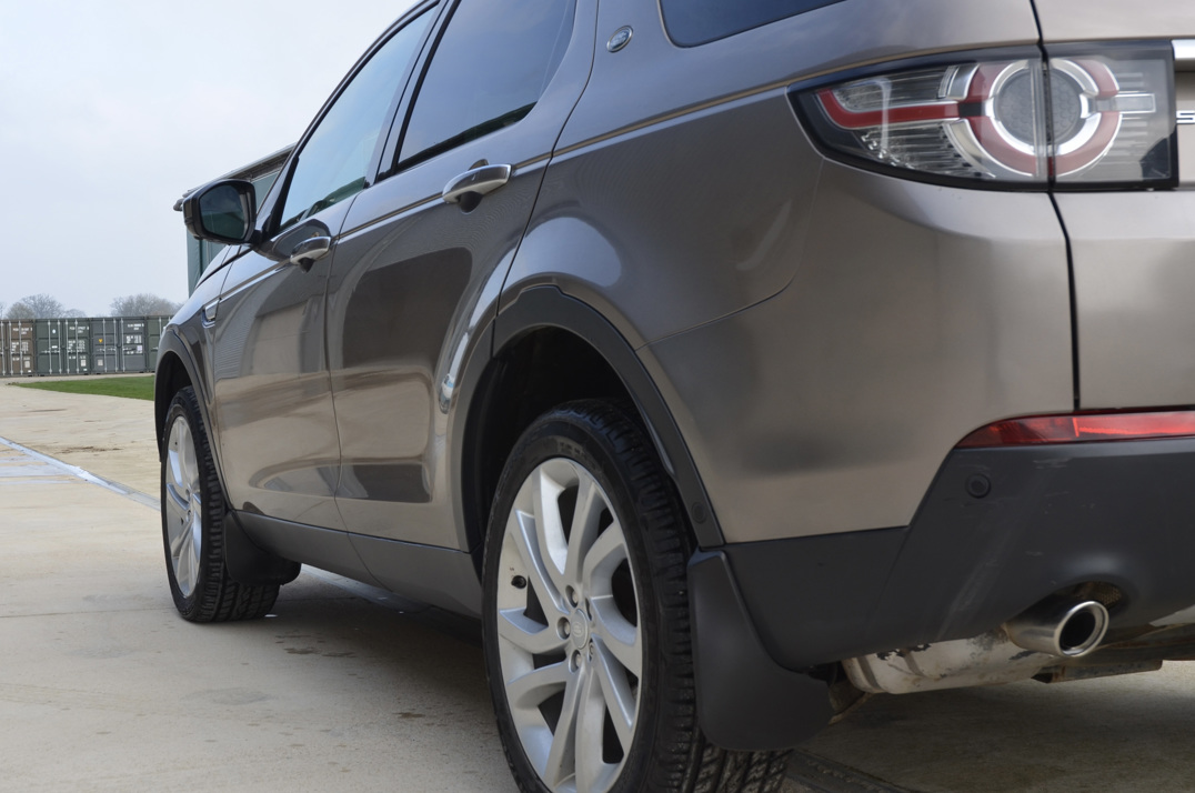 Land Rover Discovery Sport TD4 HSE Luxury. gallery image 11