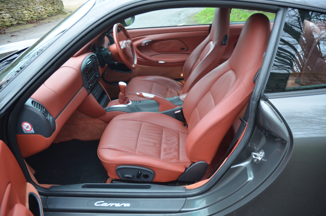 Porsche 911 Carrera with factory Aero kit. gallery image 29