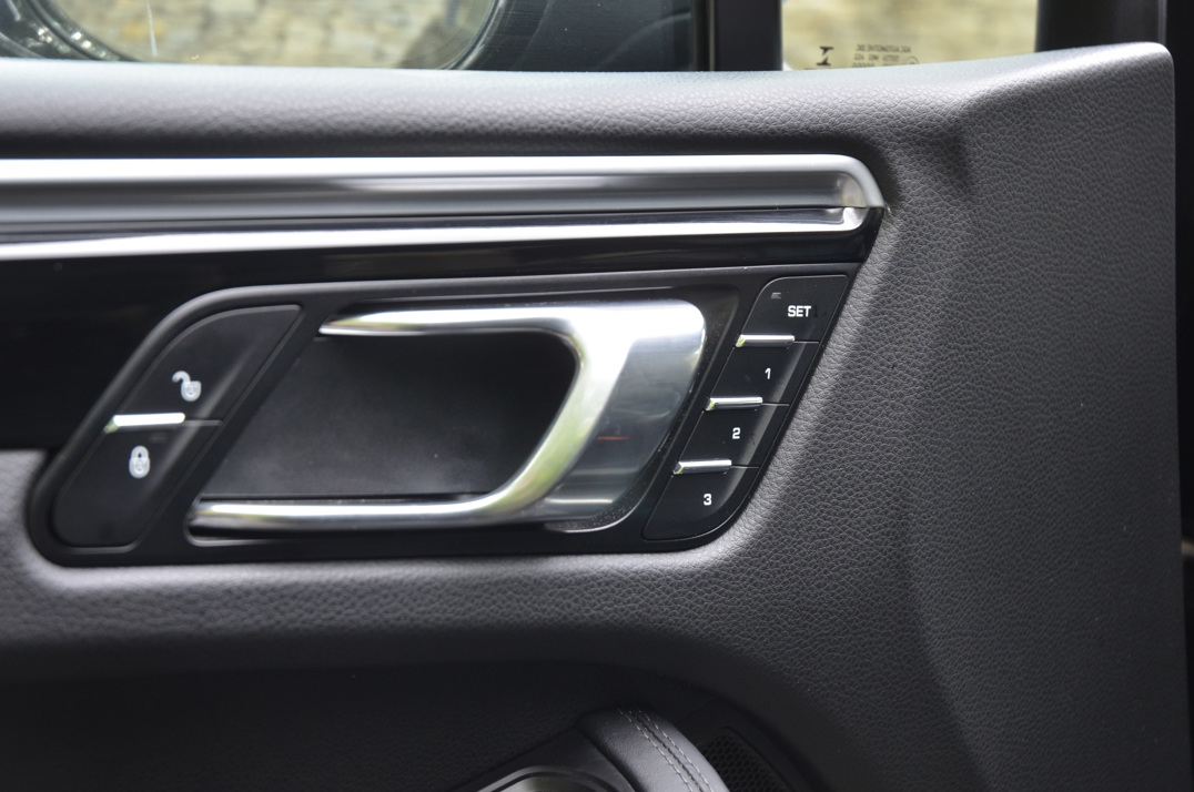 Porsche Macan 3.0 S PDK. 17K In optional extras FP+PSSH gallery image 41