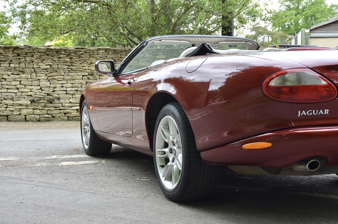 Jaguar XK8 Cabriolet. Just 30,000 Miles. Superb gallery image 17