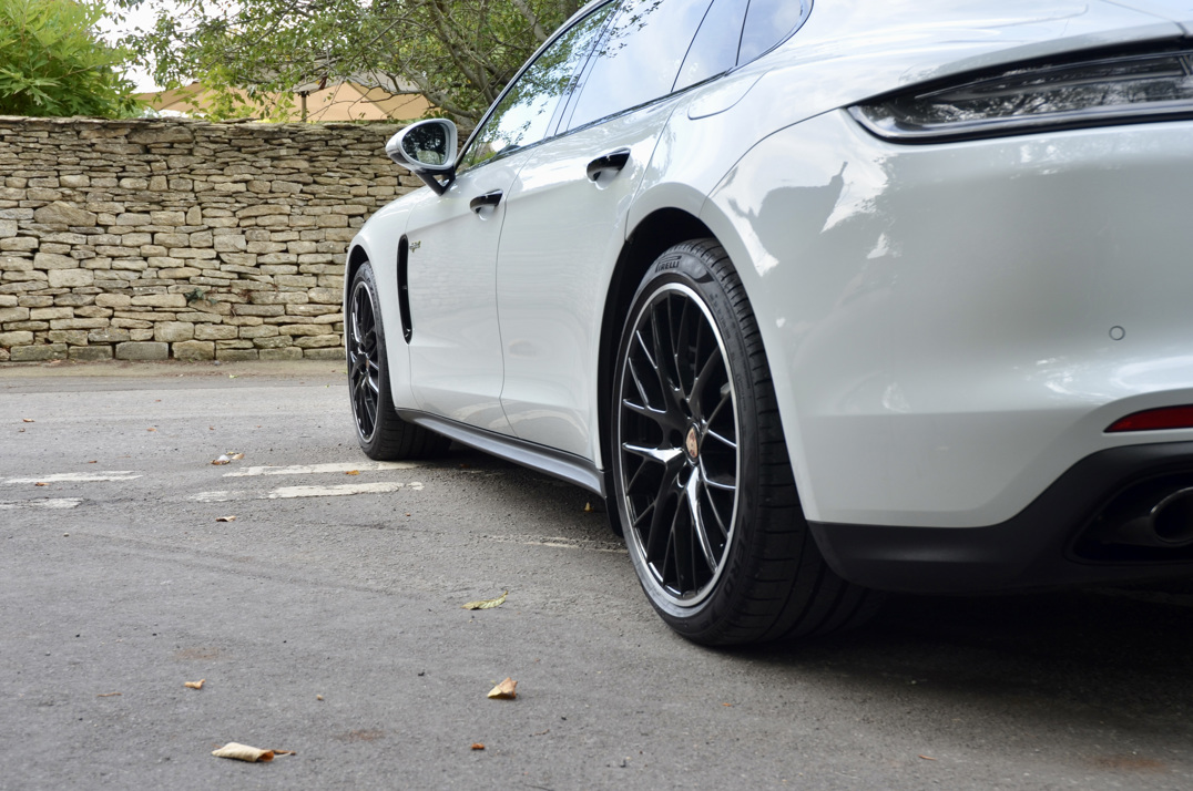 Porsche Panamera 2.9 V6 E-Hybrid 17.9KW Gen 2.2 gallery image 9
