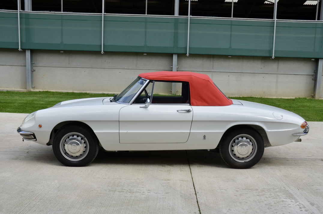 Alfa Romer 1300 Junior Spider Pininfarina. gallery image 11