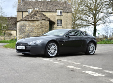 Aston Martin Vantage 4.7 Manual Coupe.