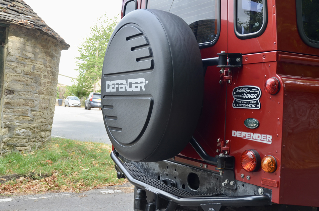 Land Rover Defender 110 2.2 TDCI Automatic 9 - Seater gallery image 13