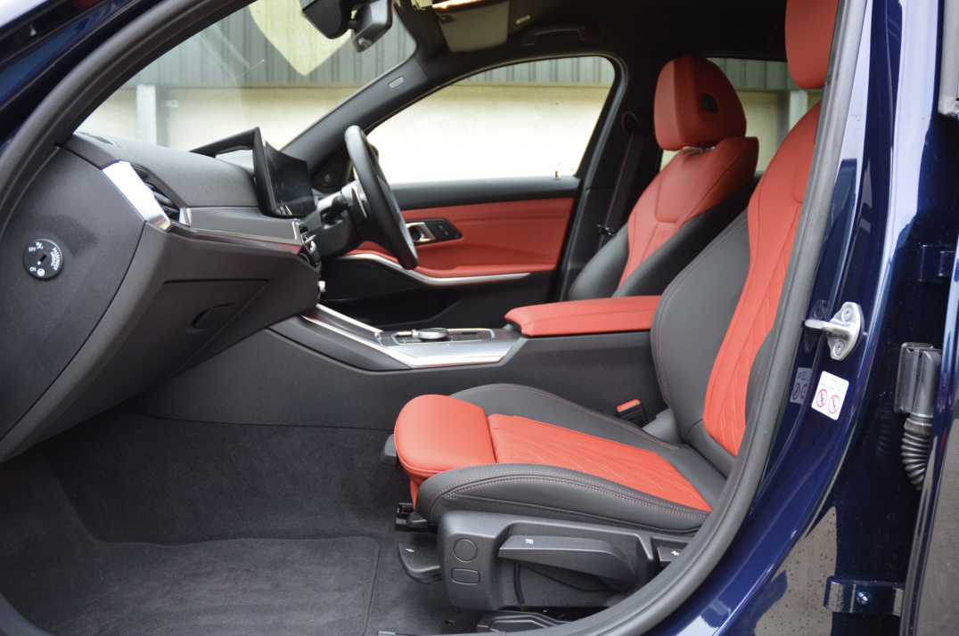 BMW - M340D MHEV X Drive Touring. gallery image 37