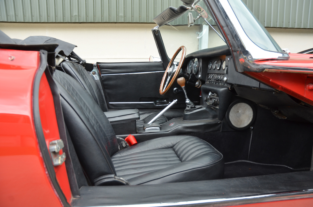 Jaguar E Type 4.2 Roadster Series 1.5 gallery image 43