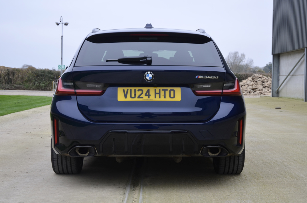 BMW - M340D MHEV X Drive Touring. gallery image 8