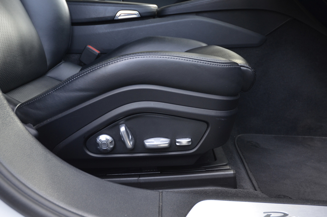 Porsche Panamera 2.9 V6 E-Hybrid 17.9KW Gen 2.2 gallery image 46