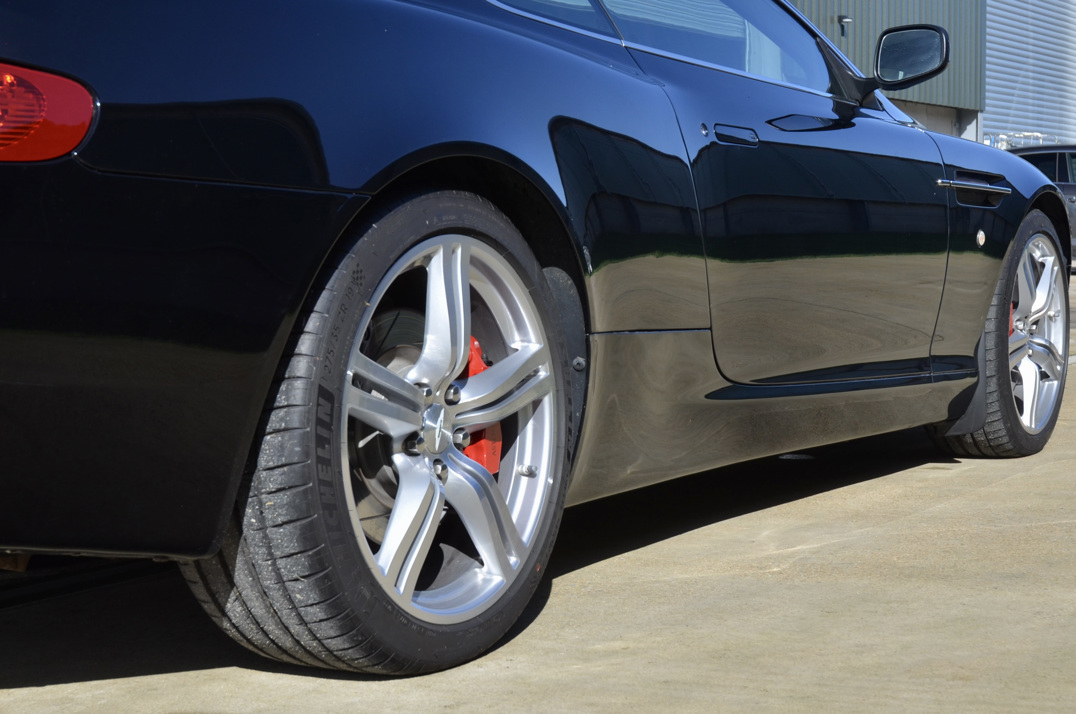 ASTON MARTIN DB-9 5.9 V12 Manual. gallery image 13